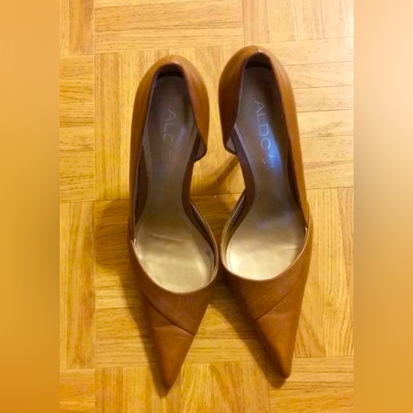 Shoes - Picture 1 of 4